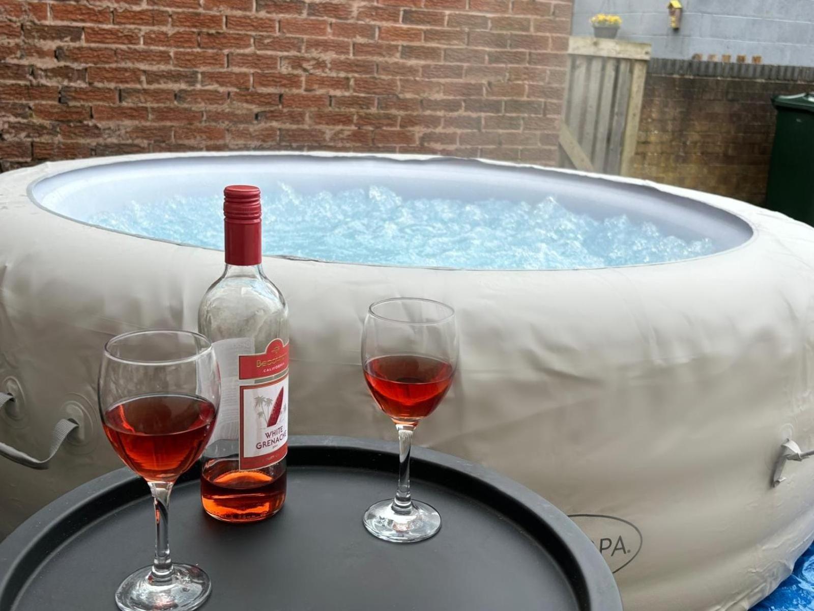 3-Bed Home From Home, Sleeps 6, Great For Contractors, Close To Gulliver'S Valley Theme Park, Free Parking, Hot Tub, Couple Retreat Sheffield Exterior foto